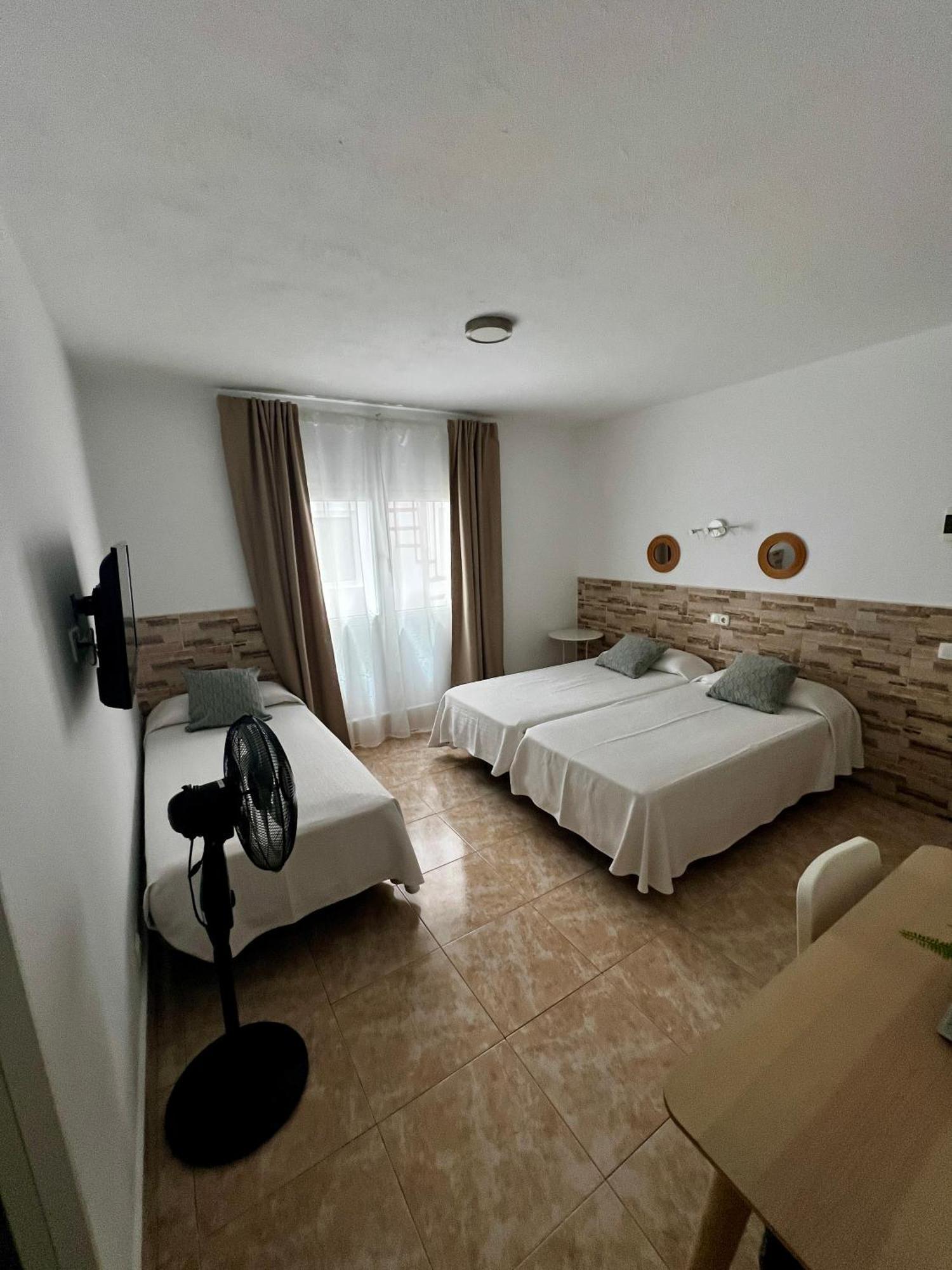 Hostal Residencia Cardona Arrecife  Εξωτερικό φωτογραφία
