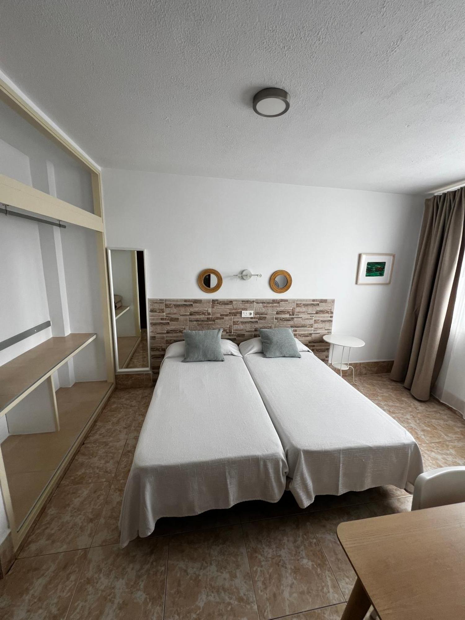 Hostal Residencia Cardona Arrecife  Εξωτερικό φωτογραφία