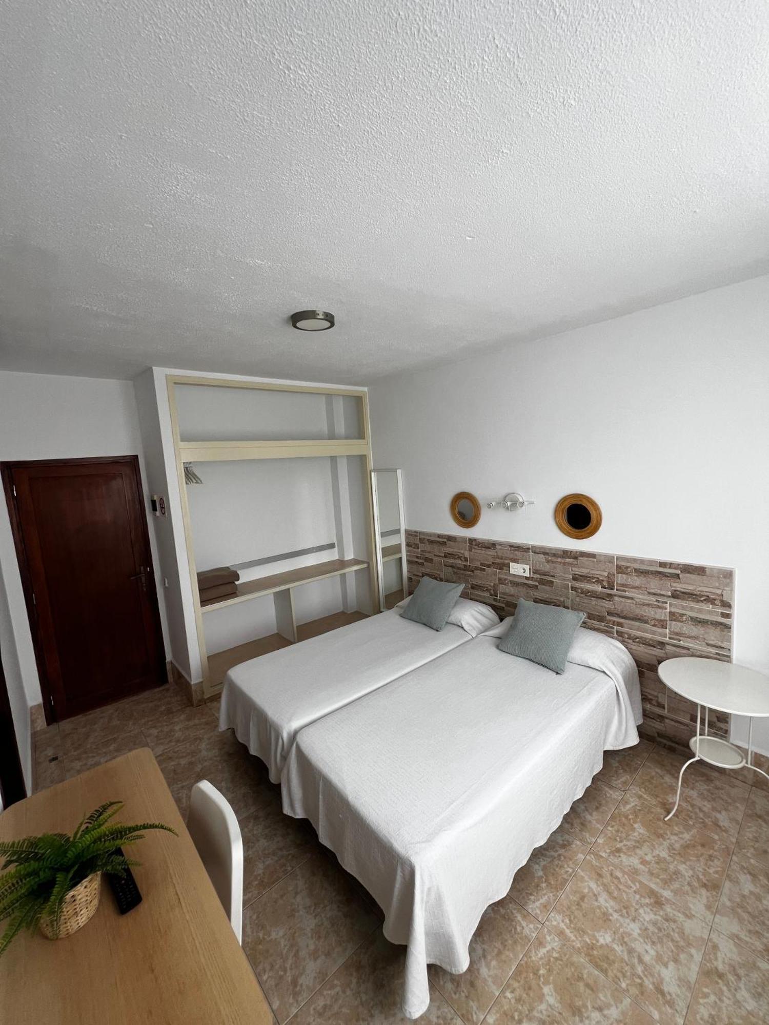 Hostal Residencia Cardona Arrecife  Εξωτερικό φωτογραφία