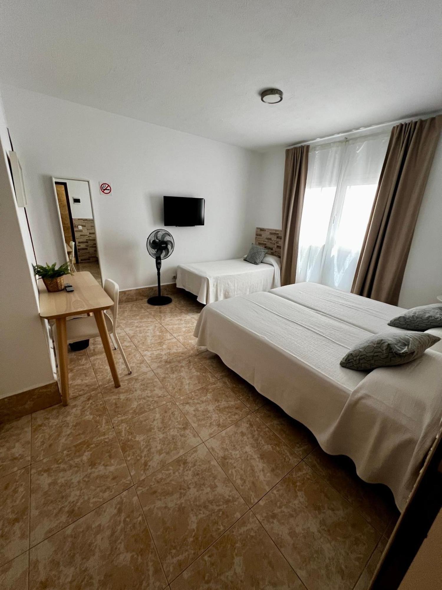 Hostal Residencia Cardona Arrecife  Εξωτερικό φωτογραφία