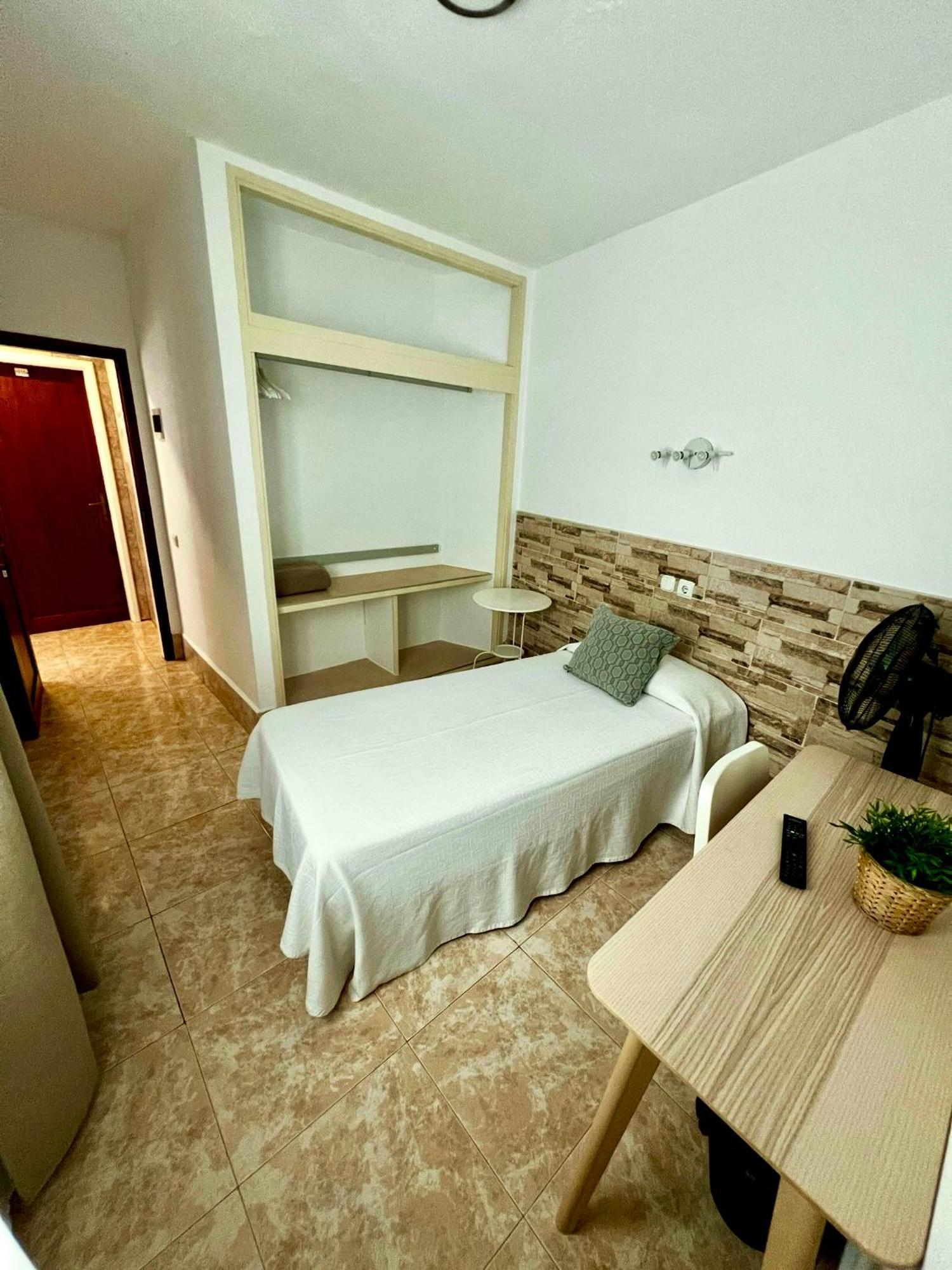 Hostal Residencia Cardona Arrecife  Εξωτερικό φωτογραφία