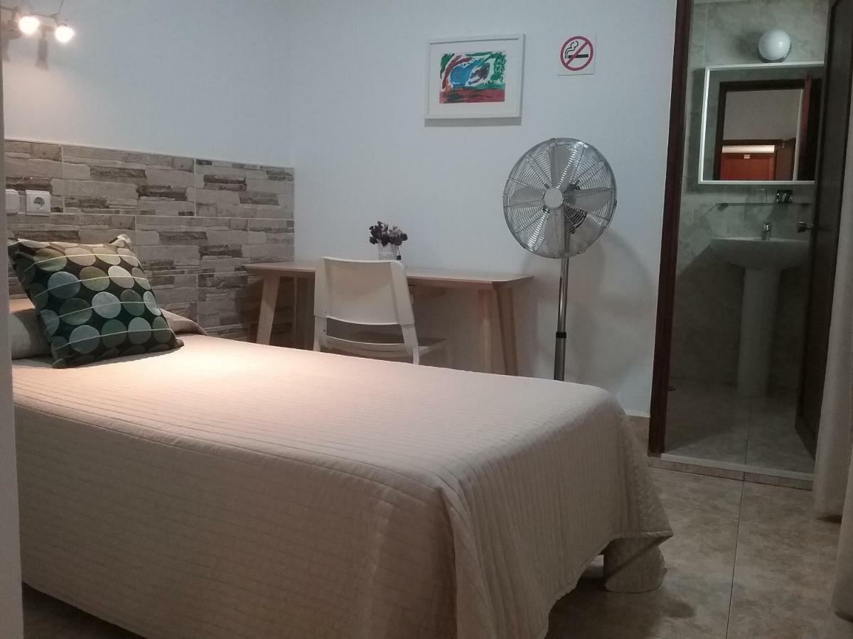 Hostal Residencia Cardona Arrecife  Εξωτερικό φωτογραφία